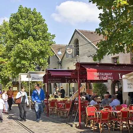 Ferienhaus In 3-bedroom With Balcony Lively Area & Restaurants